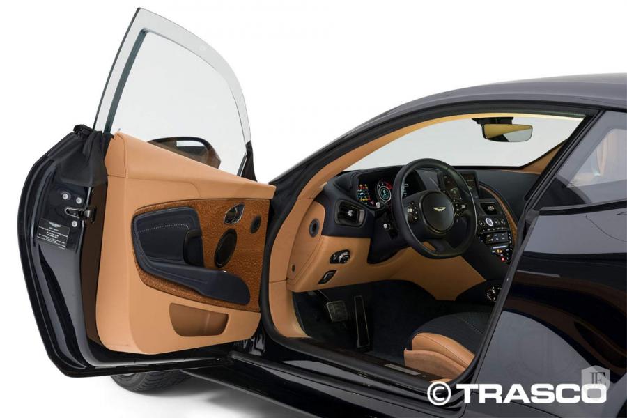Интерьер Aston Martin DB11 by Trasco 2018 года  (фото 6 из 8)